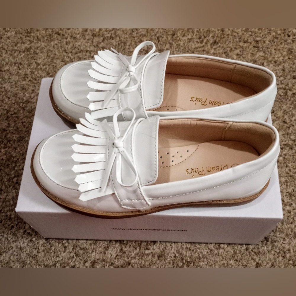 Dream Pairs Lillte Girls Loafers (White)